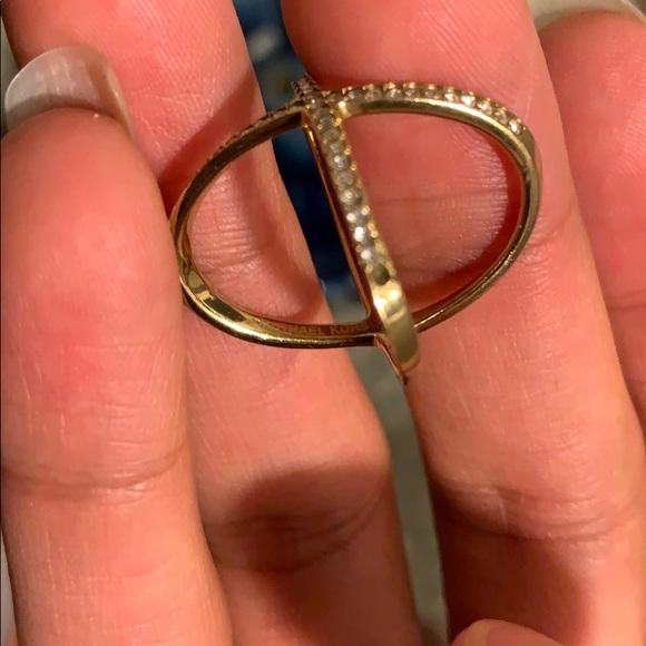 Michael Kors Cross Ring - Picture 4 of 4